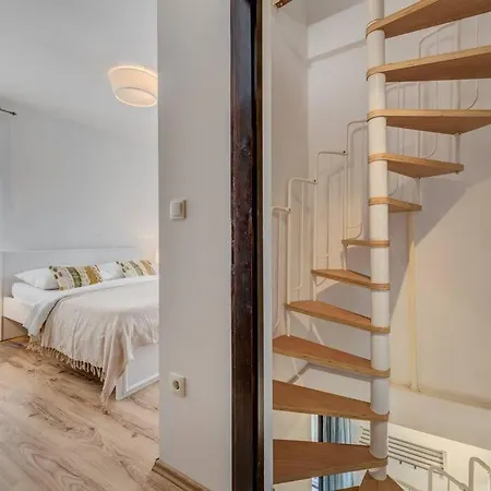Apartamento 3 Bedrooms Charming Stone House In Old Town