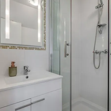 Apartment 3 Bedrooms Charming Stone House In Old Town Trogir