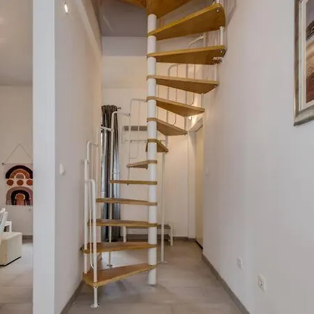 3 Bedrooms Charming Stone House In Old Town