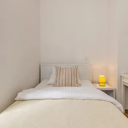 3 Bedrooms Charming Stone House In Old Town * تروغير