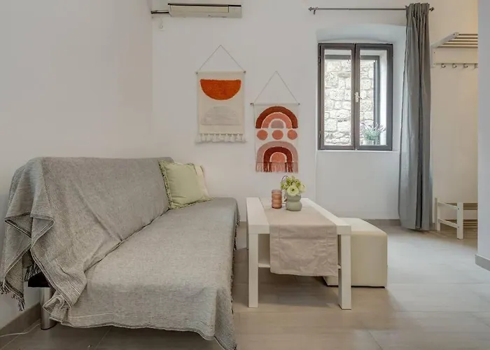 3 Bedrooms Charming Stone House In Old Town * Trogir